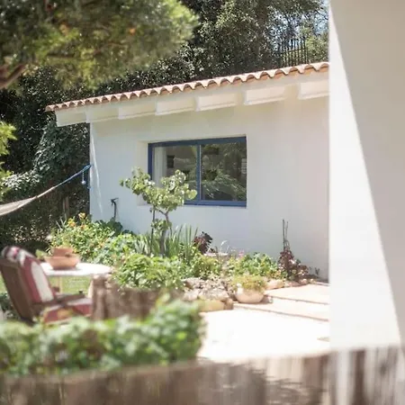 House With Garden Hotel *